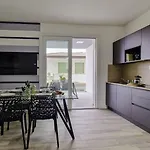 Modern Retreat With A Big Terrace * Μπιμπιόνε