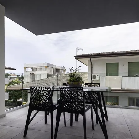 아파트 Modern Retreat With A Big Terrace *